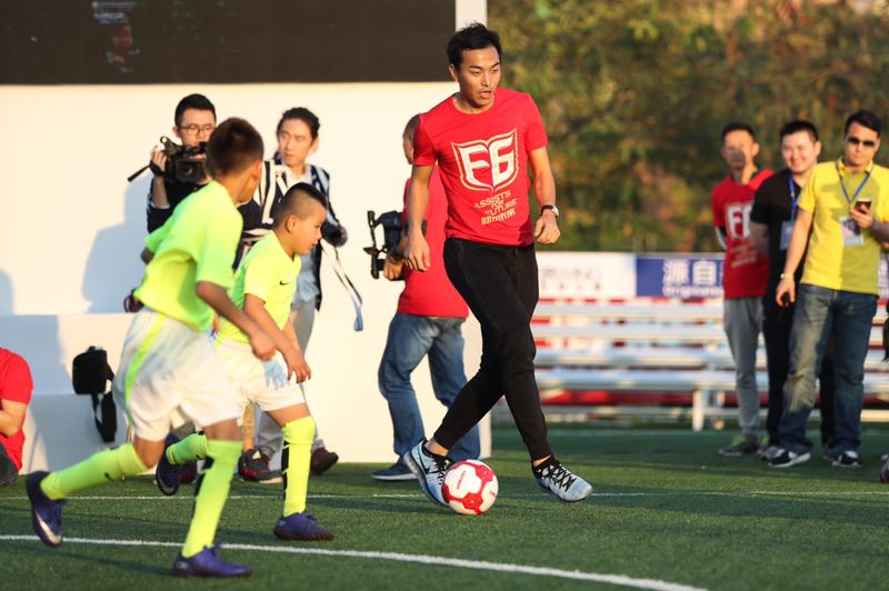 Captain and Xinjiang teenager football players(Photo by 懂球帝).jpg.jpg